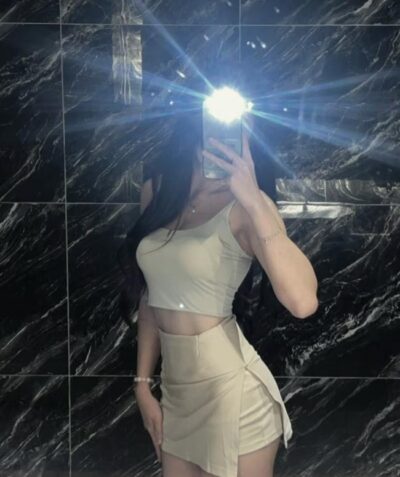水特别多瑜伽妹妹 · 灵儿